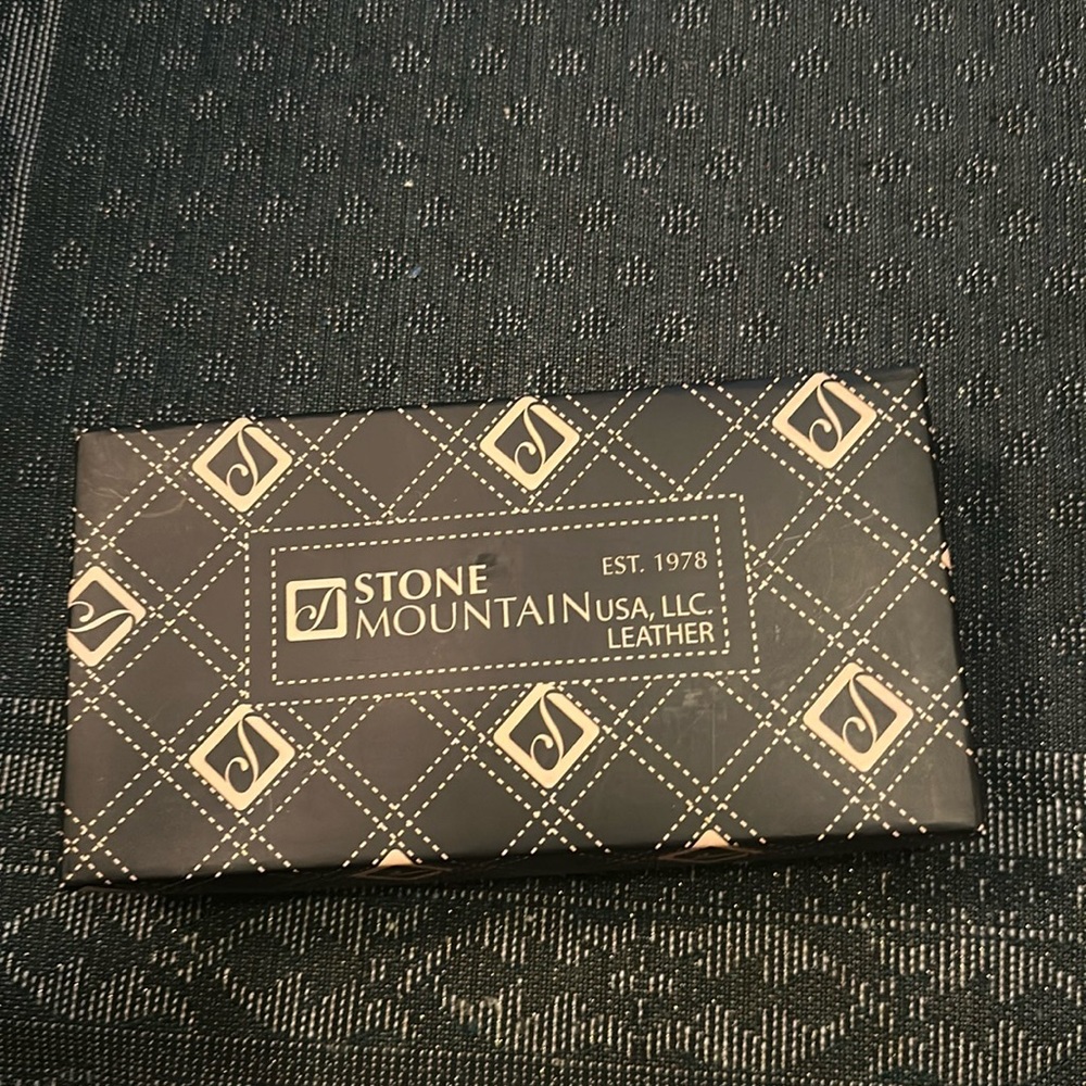 Stone Mountain Wallet